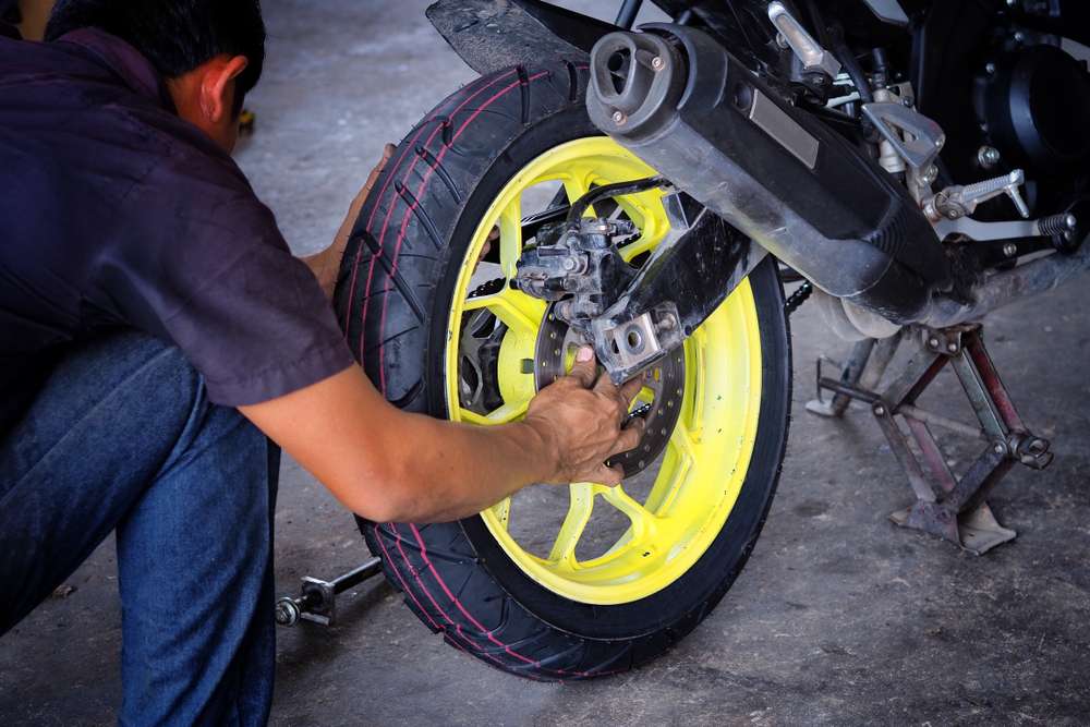 how to change a motorcycle tire