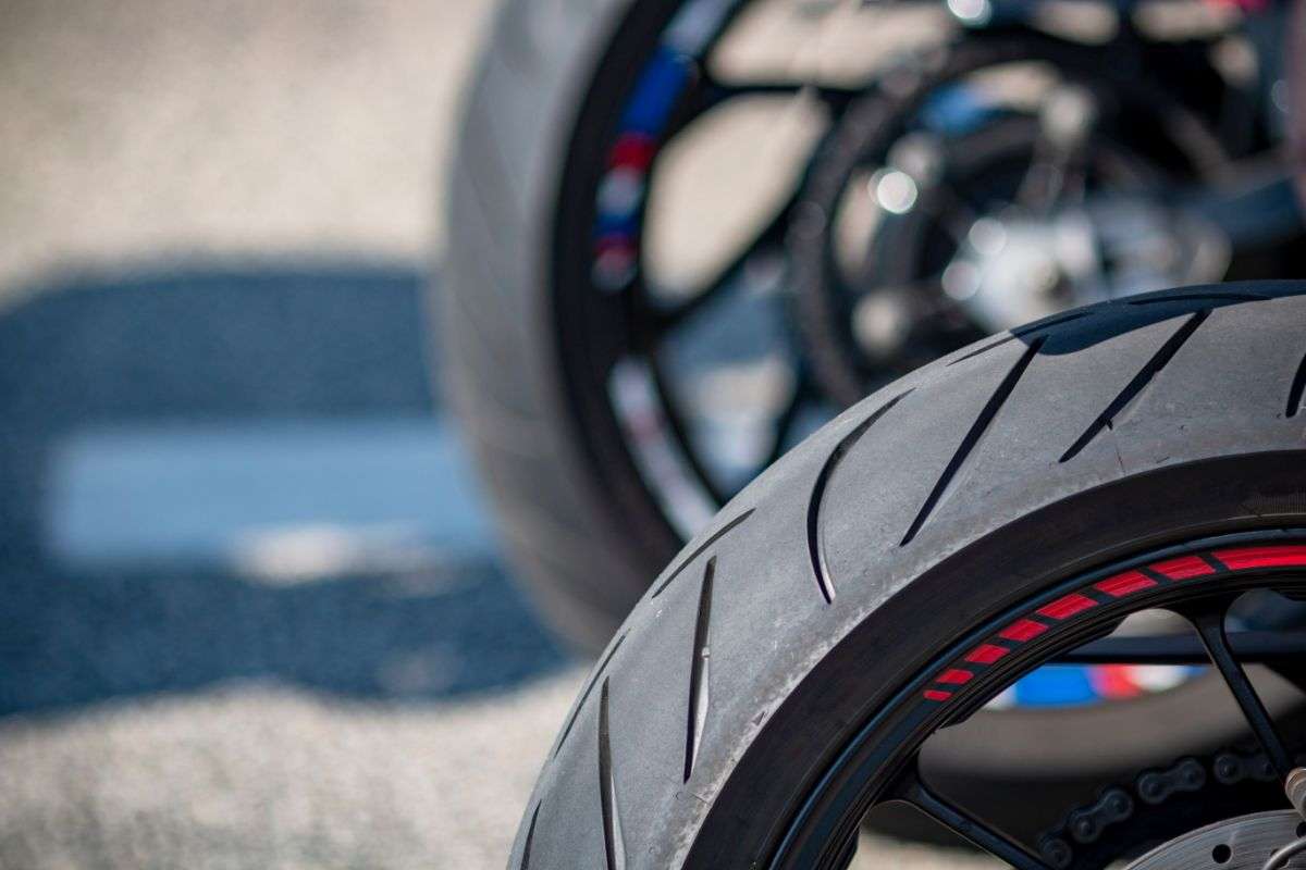 How Long Do Motorcycle Tires Last (1)
